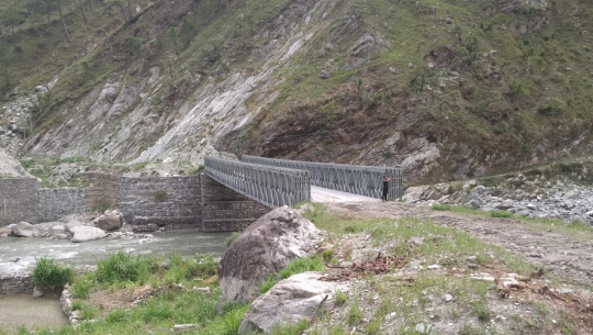 बाजुरामा प्रयोगविहीन बेलिब्रिज दानसाँघु खोलामा सारिँदै, चार स्थानीय तहलाई आवागमन सहज हुने 