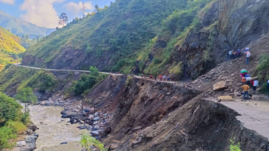 सात पहाडी जिल्ला जोड्ने भिमदत्त राजमार्ग सुचारु, केआईसिंह राजमार्ग फेरी अवरुद्ध