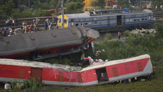 भारतमा रेल दुर्घटनाः मृत्यु हुनेको संख्या १५ पुग्यो 