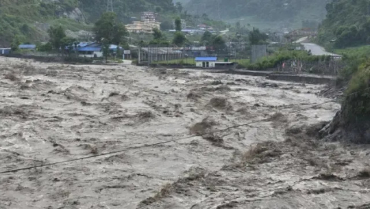 भोटेकोशी बाढीमा सुदूरपश्चिम प्रदेशका झन्डै १०० नागरिक सम्पर्कविहीन