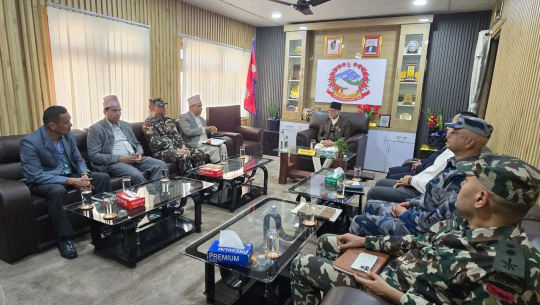 सुदूरपश्चिममा निर्वाचन सुरक्षा तयारीबारे प्रदेश प्रमुख नजिर मियाँलाई ब्रिफिङ