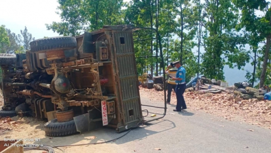 अछाममा सेनाको गाडी दुर्घटना, ५ जना घाइते