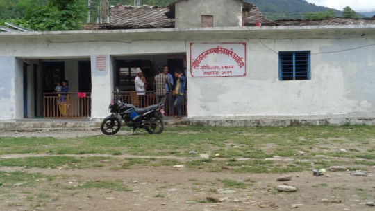 अछाममा एचआईभी संक्रमित महिलालाई खाद्यान्न वितरण