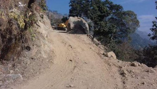 चौमाला–खैराला सडकको निर्माण  अलपत्र