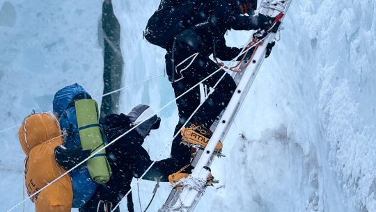 सुरुभयो यसवर्षको सर्वोच्च शिखर आरोहणः ४२१ चुचुरो चुम्ने प्रतिक्षामा
