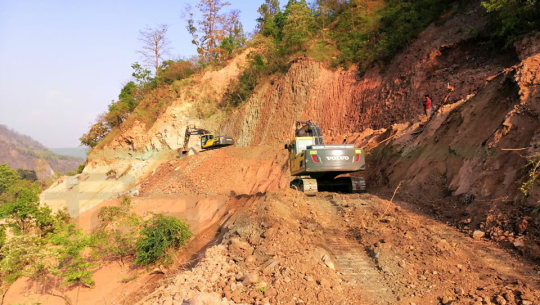 सुदूरपश्चिम प्रदेश सरकार मापदण्ड विपरित सडक निर्माण गर्दै