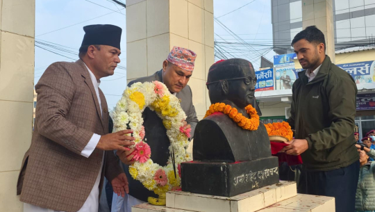प्रजातन्त्र दिवसमा मुख्यमन्त्री शाहद्वारा सहिद स्मारकमा माल्यार्पण