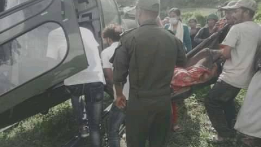 बझाङ्गमा गर्भवती महिलाको हेलिकोप्टर मार्फत उद्धार