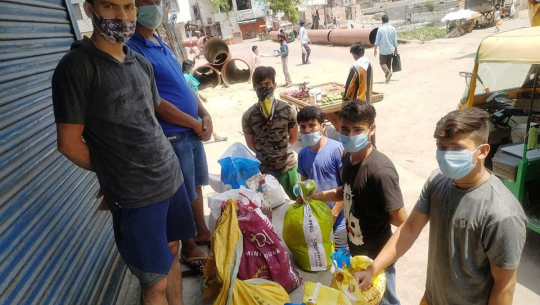 दिल्लीमा समस्यामा परेका बाजुराका १३ परिवारलाई राहत वितरण
