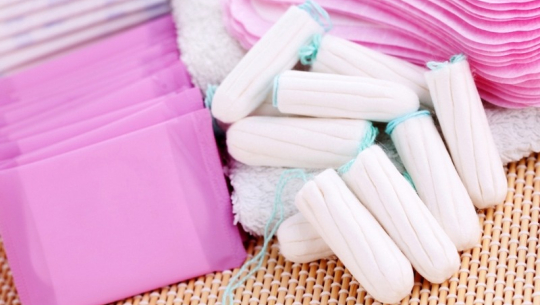 बुंगल नगरपालिकाले छात्राहरूलाई निःशुल्क स्यानिटरी प्याड वितरण गर्ने