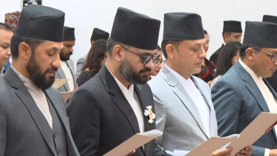 नवनिर्वाचित सांसदको शपथ: ६३ जनाले मातृभाषामा लिए शपथ