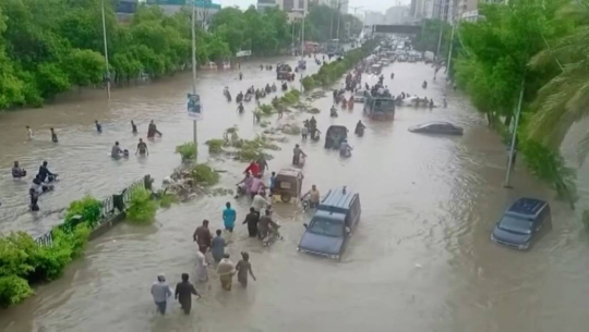 पाकिस्तानमा बाढी, एक हजार सात सयको मृत्यु