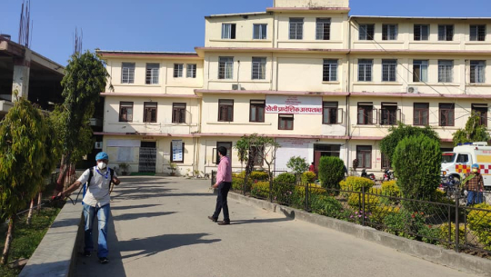 धनगढीका कोरोना संक्रमितलाई अस्पताल पुगाएका व्यक्तिको रिपोर्ट ‘नेगेटिभ’
