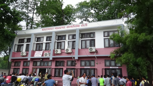 धनगढीमा ‘इभिआरएस’ प्रणाली प्रभावकारी नहुँदा सेवाग्राही मारमा