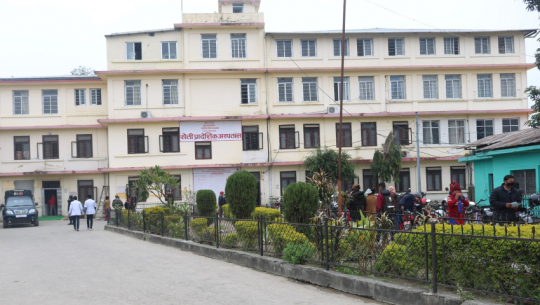 सेती अस्पतालका करार सेवाका कर्मचारीको भत्ता कटौती