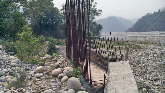 डोटीमा निर्माणाधीन पुल अलपत्र, आठ वर्षमा २० प्रतिशतमात्रै प्रगति