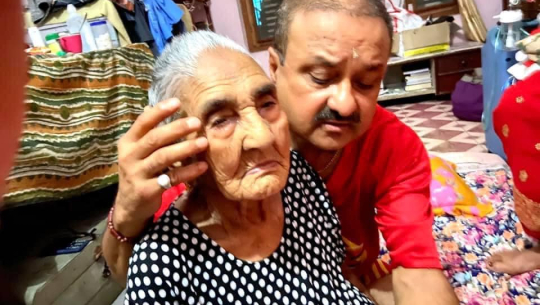हाँस्य कलाकार शिवहरी पौडेलकी आमाको निधन
