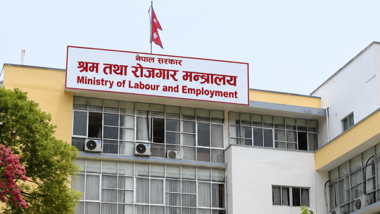 श्रमिकलाई अनिवार्य चाडपर्व खर्च उपलब्ध गराउन निर्देशन