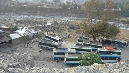 बझाङको सिमखेत बसपार्कमा यातायात व्यवसायीबीच चर्काचर्की