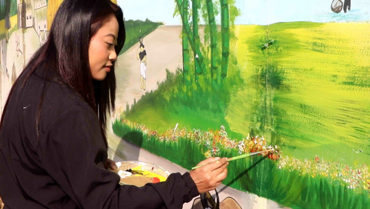 रङमार्फत थारु संस्कृति जोगाउँदै सोमिना