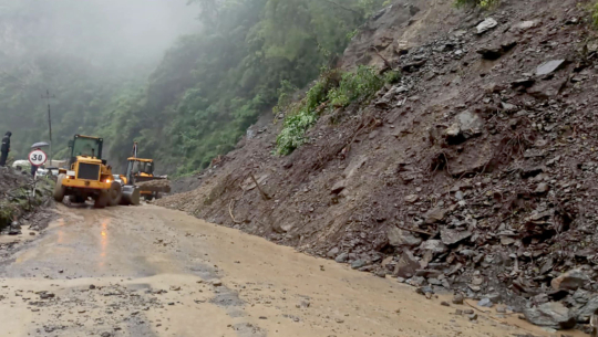 बाढीपहिरोबाट देशभर १३२ सडक प्रभावित