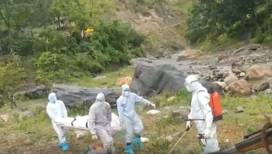 डडेल्धुरामा कोरोनाबाट मृत्यु भएका पुरुषको शव व्यवस्थापन, गाउँ सिल गरेर कन्ट्याक्ट ट्रेसिङ
