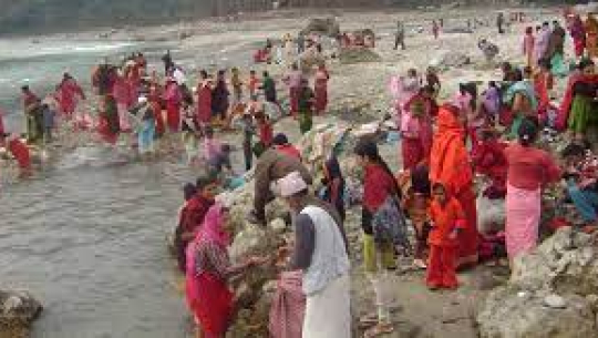 डोटीको गहनान र वासुधारामा स्नान गर्नेको घुइँचो, कोरोनालाई चुनौती