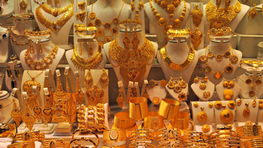 सुन तोलामा  एक हजार छ सयले बढ्यो