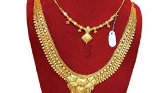 सुनको मूल्य निरन्तर उकालोतिर, तोलामा आठ सयले वृद्धि