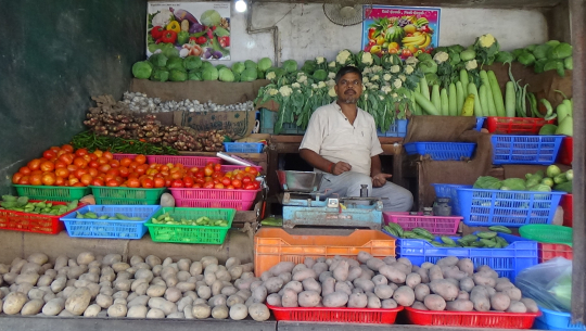 धनगढीमा दशैँतिहार नजिकिएसँगै दैनिक उपभोग्य वस्तुको मूल्य आकासियो