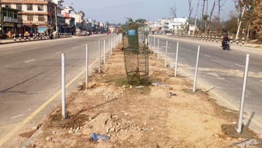 Godavari municipality installs wire mesh on Dhangadhi-Attariya 6-lane road