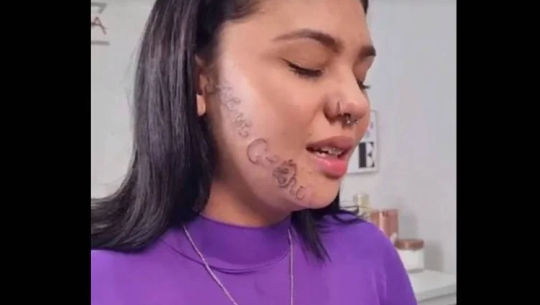 पूर्व प्रेमिकामाथि ब्रेकअपको बदलाः अपहरण गरेर अनुहारमा आफ्नो नामको ट्याटु