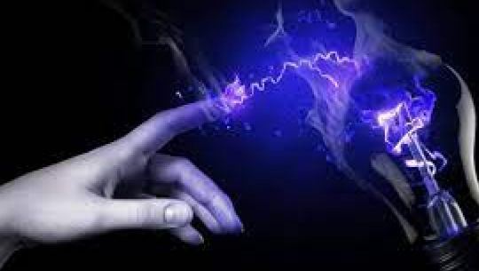 कपडा सुकाउने क्रममा करेन्ट लागेर बैतडीमा एकको मृत्यु, ४ जना घाईते