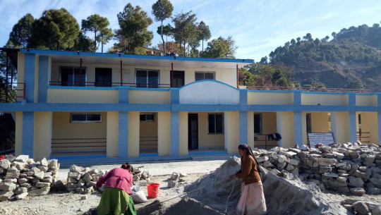 थलारा गाउँपालिकाले-४ को पाराकाट्नेमा बनाउँदै गरेको ५ सैयाको कोभिड अस्पताल 