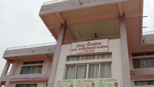 कैलालीमा २९६ घरमा खरका छाना विस्थापित गरी जस्तापाता लगाइने