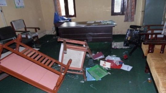 अज्ञात समूहद्वारा अछामको एक वडा कार्यालयमा तोडफोड