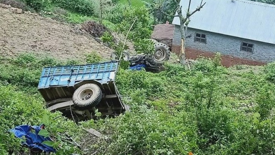 अछाममा ट्रयाक्टर दुर्घटना, चालक गम्भीर घाइते