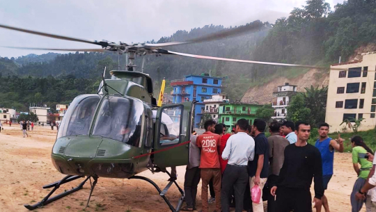 करेन्ट लागेर घाइते भएकी कलावतीको हेलिकोप्टरमार्फत उद्दार