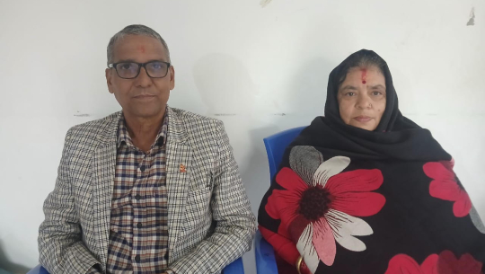 धनगढी–५ हसनपुरका पन्त दम्पती गरे कपडा सहयोग