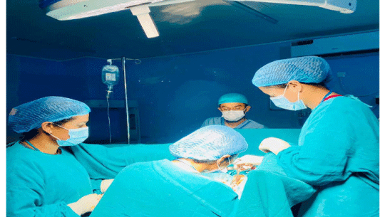 चिकित्सकसँग खुल्न थाले आङ खस्ने समस्याबाट पीडित बझाङका महिला 