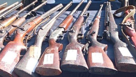 बैतडीमा ३८७ नाल भरुवा बन्दुक प्रशासनलाई बुझाइयो