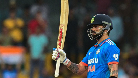 भारतद्धारा पाकिस्तानलाई ३५७ रनको लक्ष्य