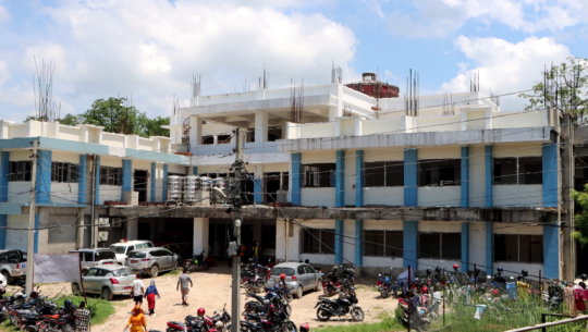 पाँच पटक म्याद थप गर्दा पनि सेती अस्पताल भवन निर्माणको काम अधुरै