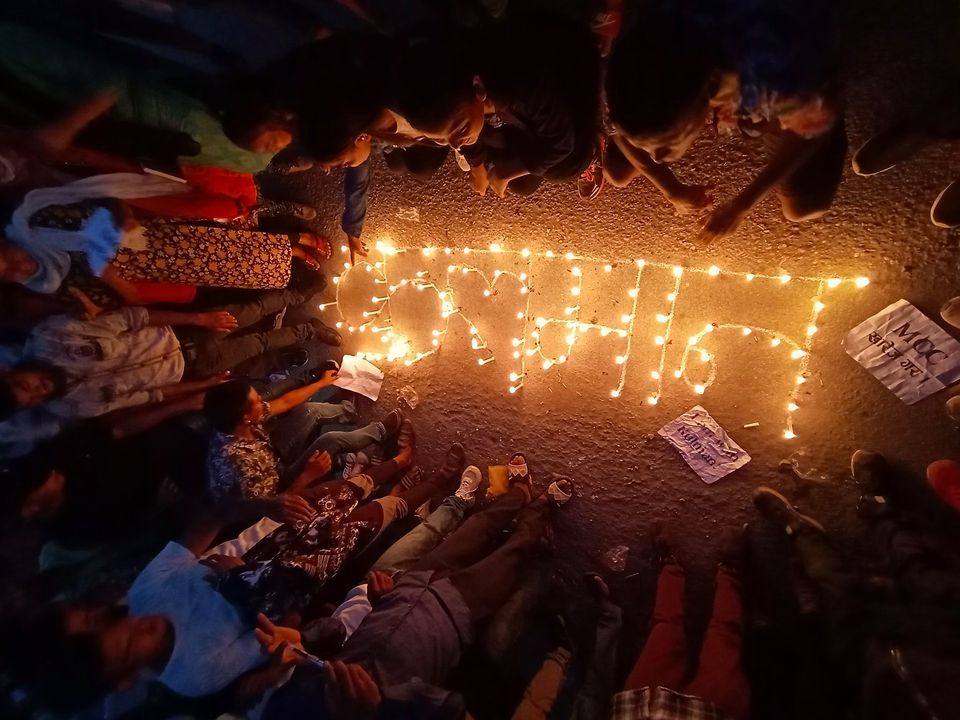 धनगढीः  कुलमान घिसिङलाई नेपाल विद्युत प्राधिकरणको कार्यकारी निर्देशकमा पुनःनियुक्तको माग गर्दै कैलालीमा प्रदर्शन भएको छ। 