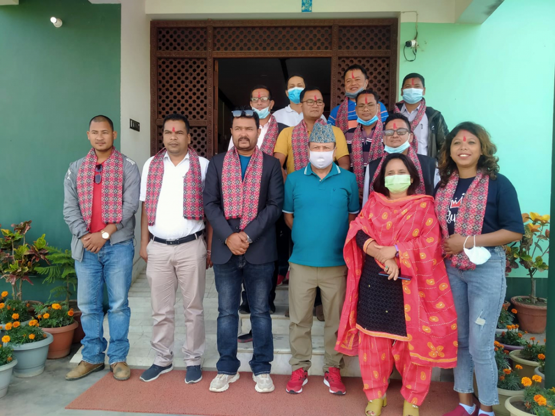 दिनेश सञ्चार गृहद्धारा नेपाल पत्रकार महासंघ सुदूरपश्चिम प्रदेश समितिका पदाधिकारीहरूलाई स्वागत तथा सम्मान गरेको छ। 