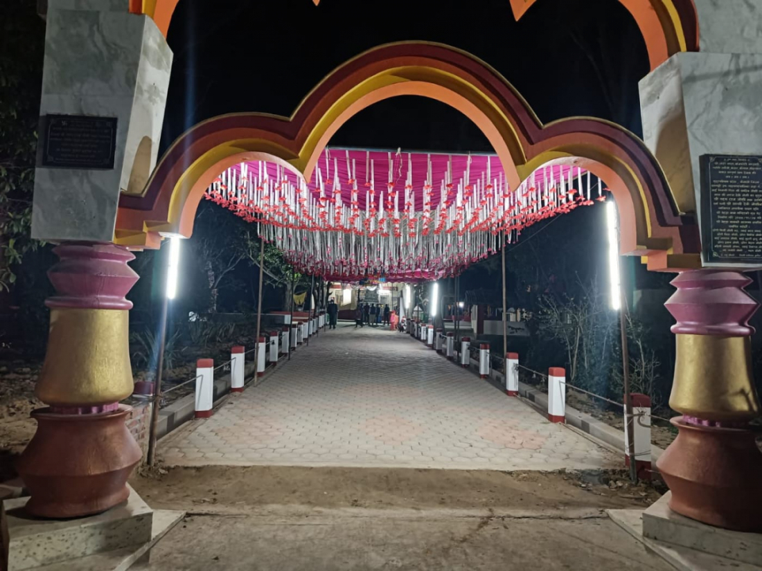 बेहडाबाबा धाम धनगढी उपमहानगरपालिका वडा नम्बर १६ मा अवस्थित छ।