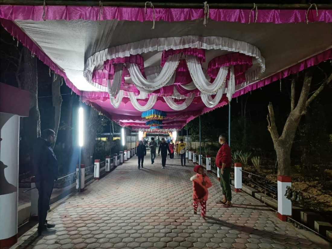 बेहडाबाबामा प्राचीन शिव ज्योतिर्लिङ्ग रहेको छ।