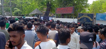 जिल्ला प्रहरी कार्यालय कैलालीले ३ हजार बढीलाई अन्तर्वार्ताका लागि बोलाइएको छ।