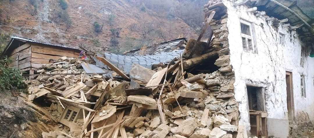  धनगढीः  बाजुरामा गएको ५ दशमलव ९ म्याग्निच्युडको भूकम्पले भौतिक क्षति भएको छ।
