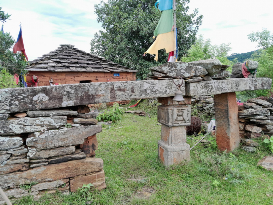 कलात्मक ढुङ्गे प्रवेशद्वार